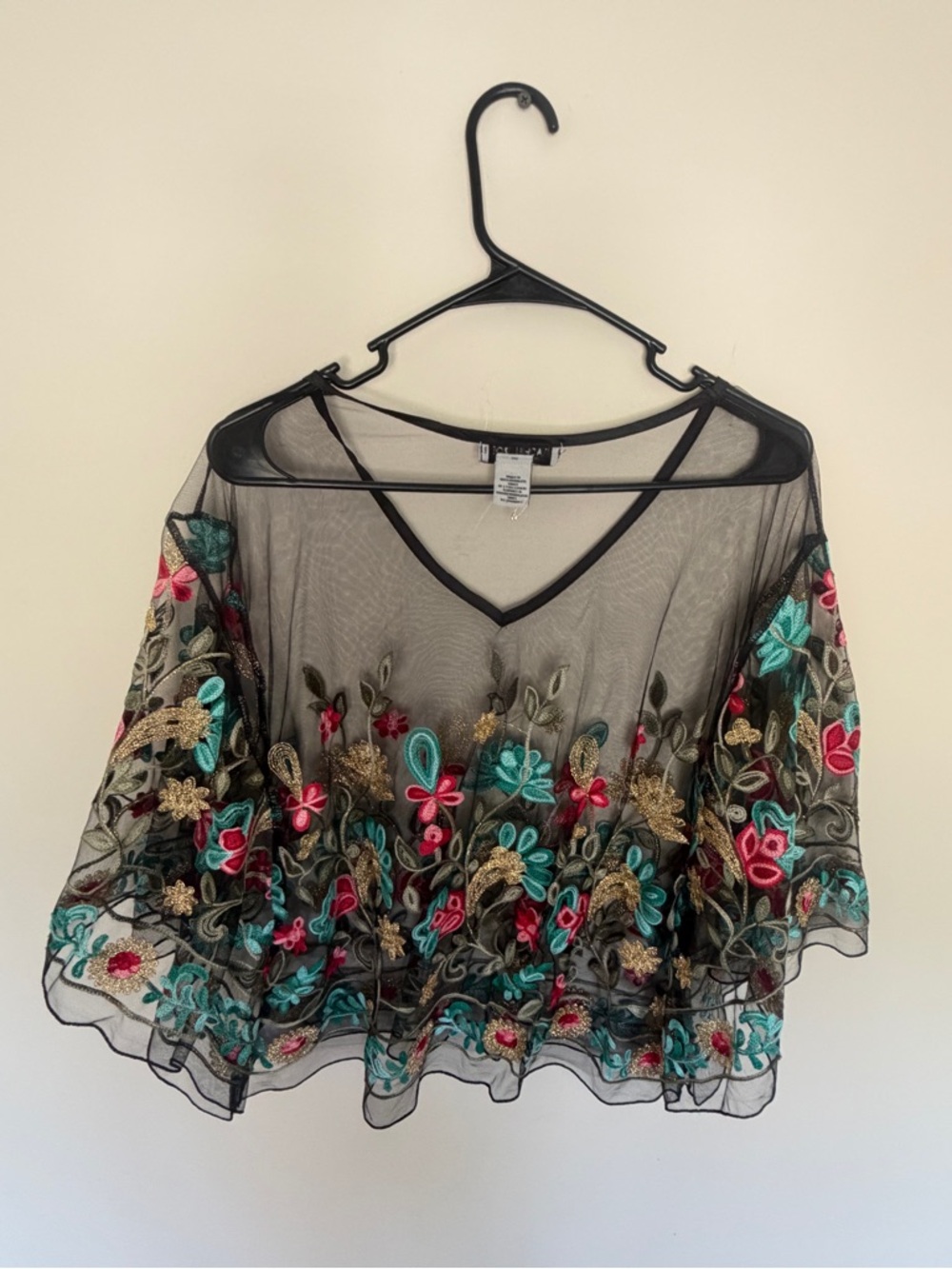 Rachel Zoe NWOT  Sheer Embroidered Floral poncho